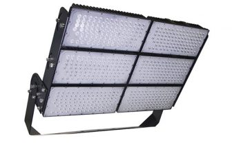 Модульное освещение стадиона от 150 лм/Вт до 160 лм/Вт, 1500–2000 Вт